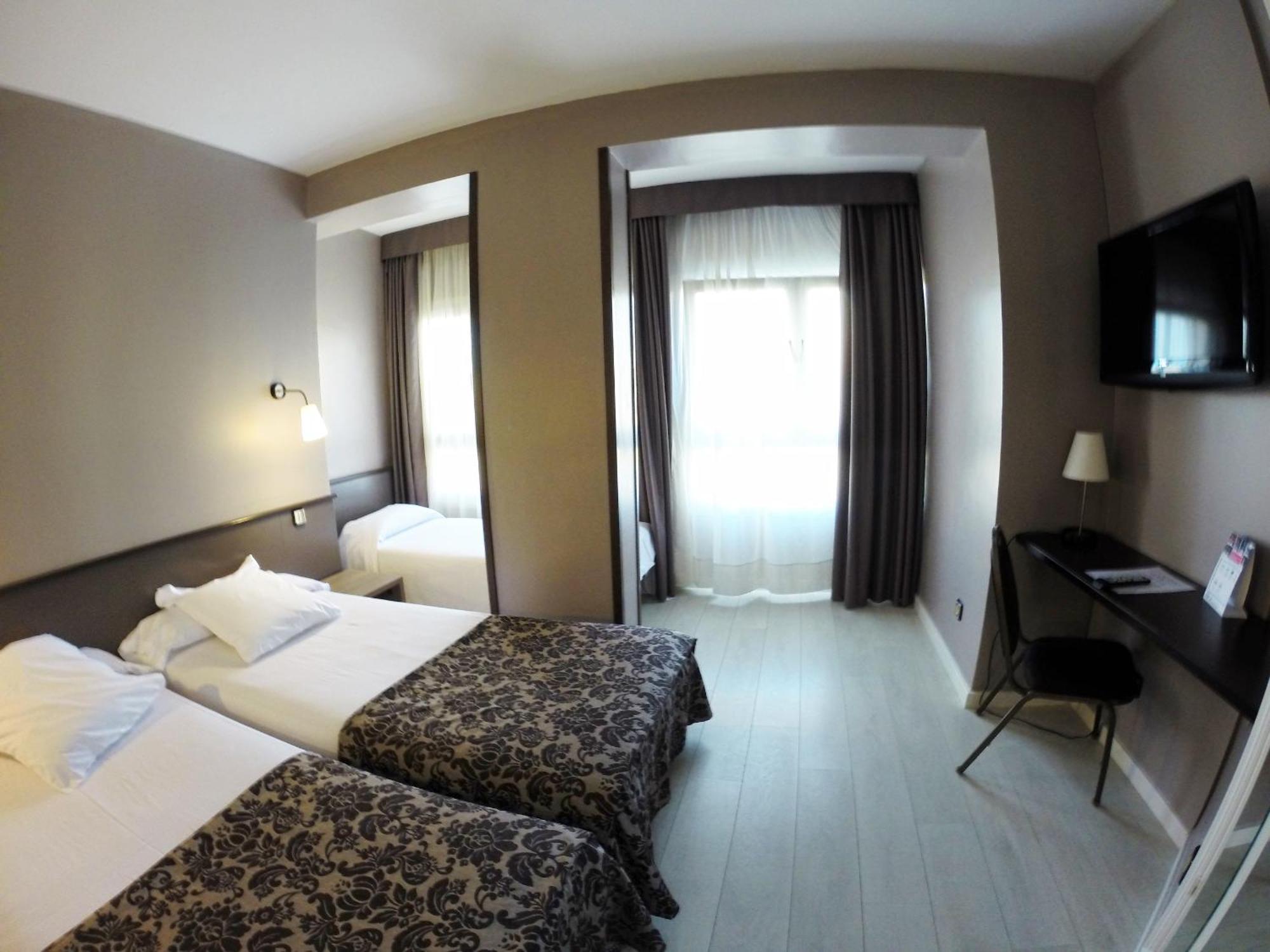 Centro Urbis Hotel 3*
